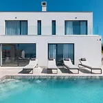 Aristea With Sea View, Jacuzzi And Infinity Pool *