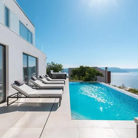 Villa Aristea With Sea View, Jacuzzi And Infinity Pool