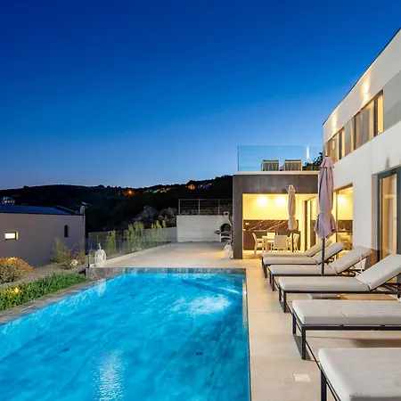 Aristea With Sea View, Jacuzzi And Infinity Pool Villa