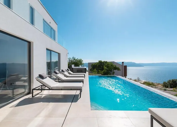 וילה Aristea With Sea View, Jacuzzi And Infinity Pool