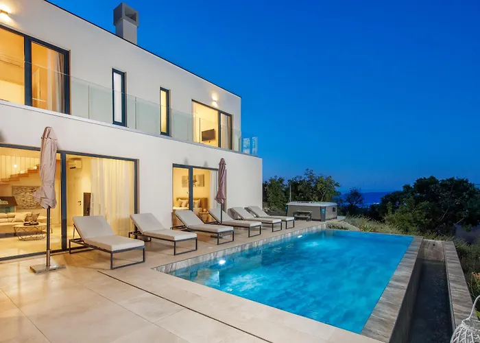 Aristea With Sea View, Jacuzzi And Infinity Pool וילה Vicani