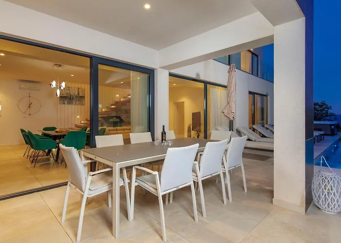 Aristea With Sea View, Jacuzzi And Infinity Pool וילה Vicani