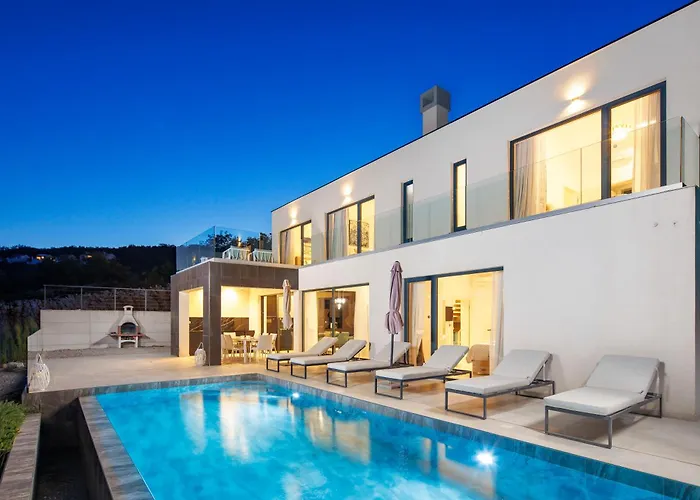 Aristea With Sea View, Jacuzzi And Infinity Pool Vicani