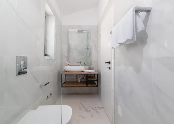 Aristea With Sea View, Jacuzzi And Infinity Pool Vicani