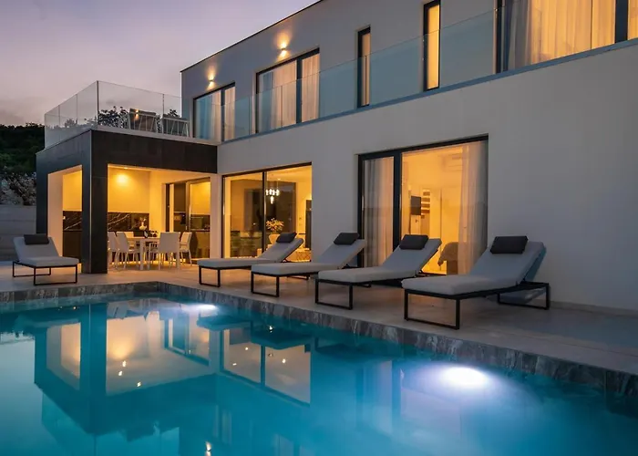 Vila Aristea With Sea View, Jacuzzi And Infinity Pool